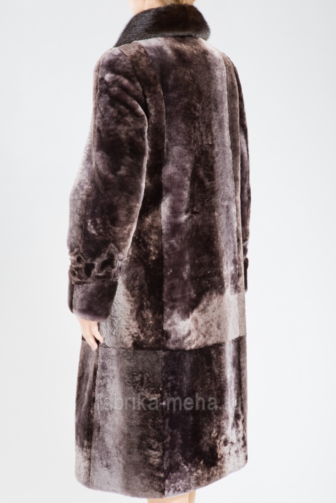 При покупке мутоновой шубы – шапка из вязаного кролика в подарок При покупке мутоновой шубы – шапка из вязаного кролика в подарок